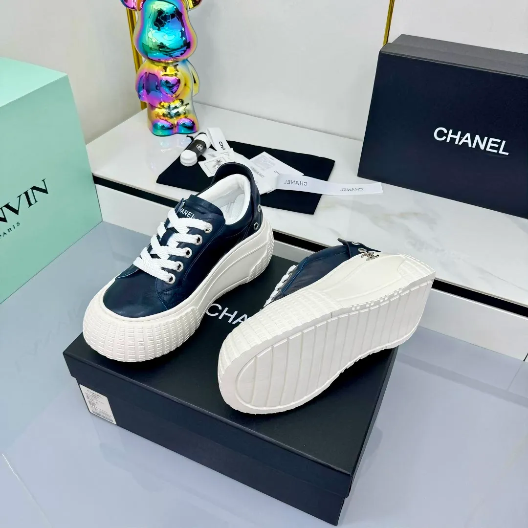 👟👟Ex-factory price 640👟👟 Chanel bread shoes ~ original calfskin panda shoes Chanel 25C latest hot style panda black and white sports shoes casual sneakers Xiaoxiang hot item classic black and white panda color coco girls must pay Fabric: original custom mixed sheepskin lining: original imported breathable mesh lining outsole: Original molded rubber + TPU combination Size: Women's 35-41